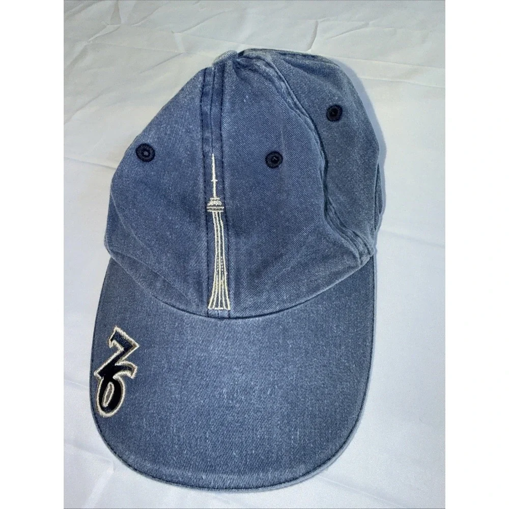 CN Tower LA Tour CN Denim Hat Cap